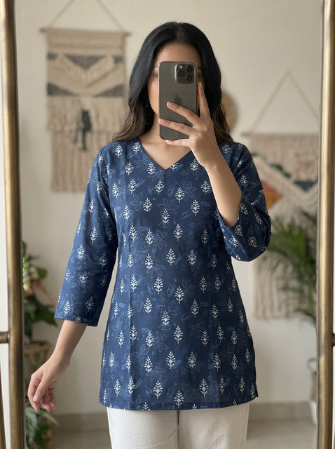 Navy Blue Botanical Print V-Neck 3/4 Sleeve Short Kurti