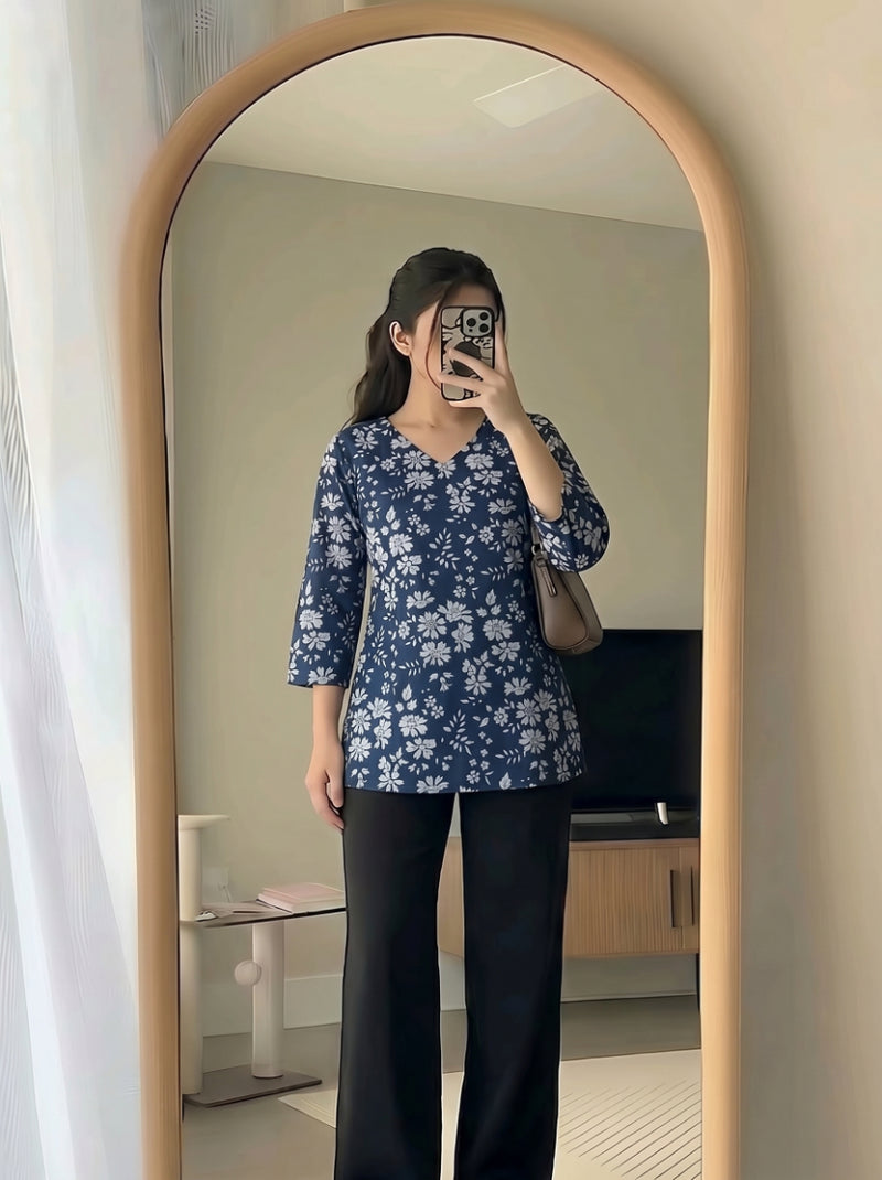 Navy Blue White Floral Printed 3/4 Sleeves V-Neck Short Kurti
