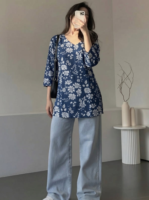 Navy Blue White Floral Printed 3/4 Sleeves V-Neck Short Kurti