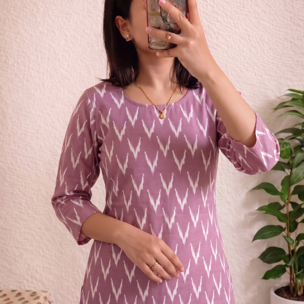 Lavender Purple Ikat Chevron Printed 3/4 Sleeves Round Neck Short Kurti