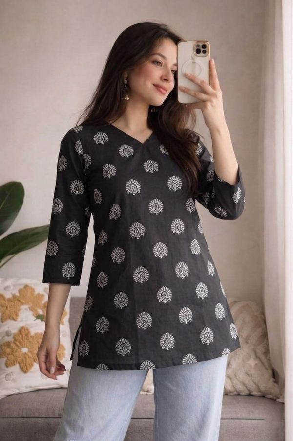 Black White Floral Booti Printed 3/4 Sleeves V-Neck Short Kurti