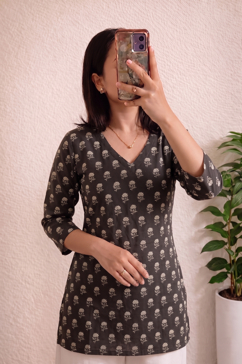 Black White Floral Booti Printed 3/4 Sleeves V-Neck Short Kurti