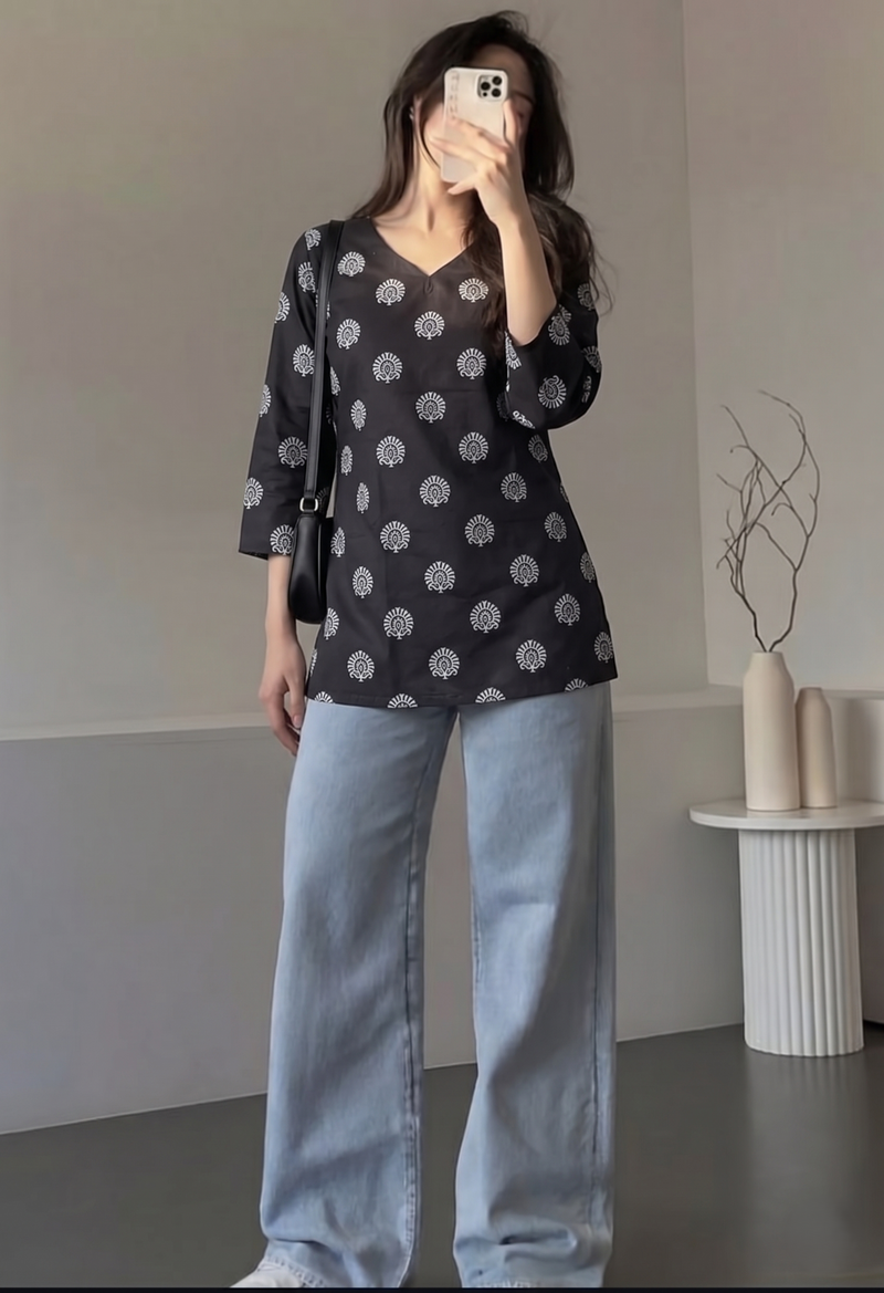 Black White Floral Booti Printed 3/4 Sleeves V-Neck Short Kurti