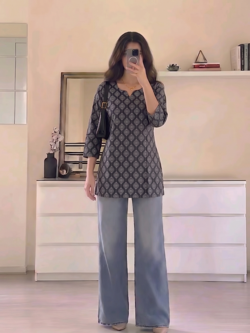 Black White Geometric Printed 3/4 Sleeves Short Kurti
