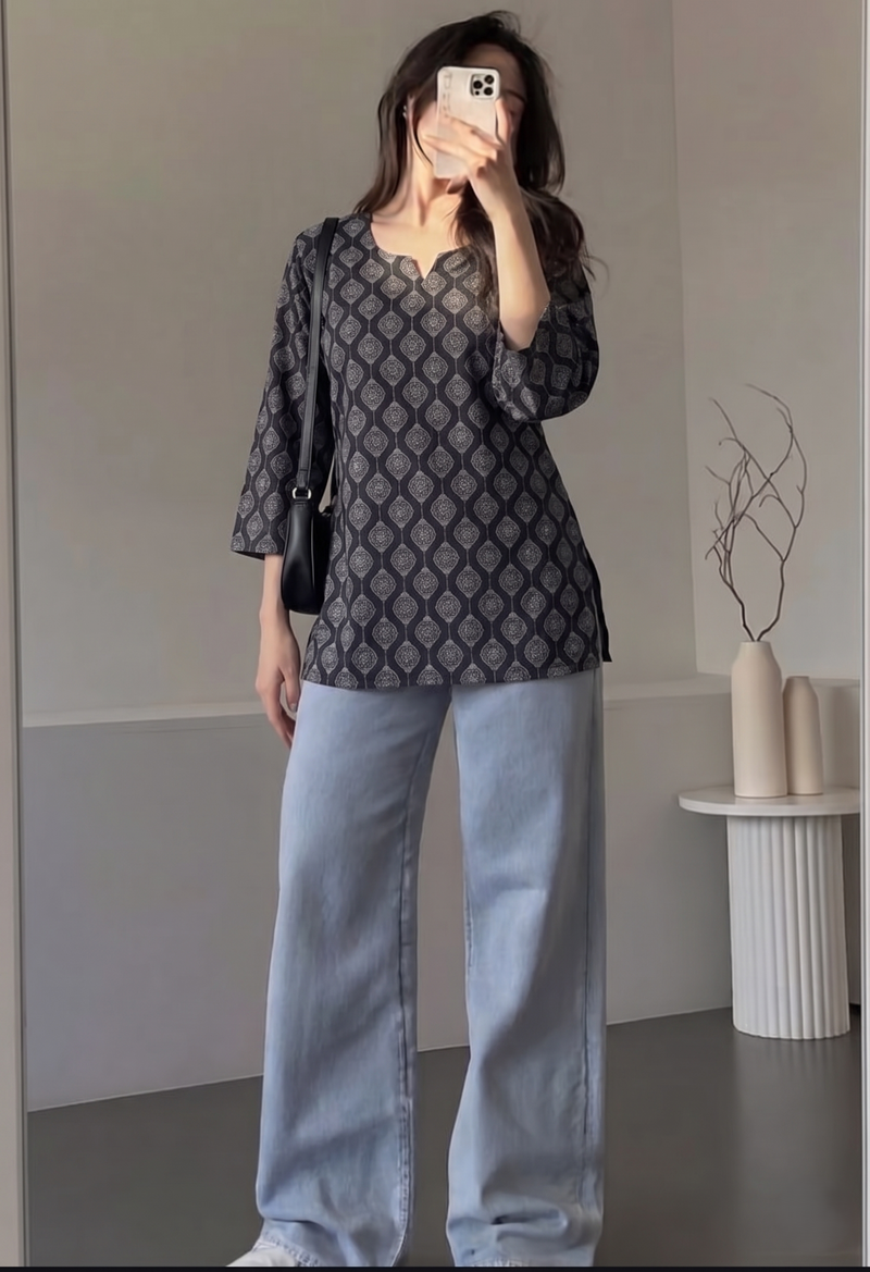 Black White Geometric Printed 3/4 Sleeves Short Kurti