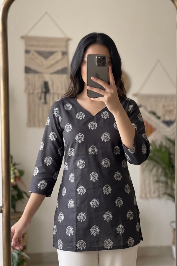 Black White Floral Booti Printed 3/4 Sleeves V-Neck Short Kurti